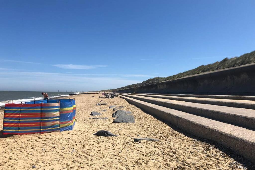 Dog Friendly Cottage 2 Mins To Beach With Hot Tub And Zappi Ev Lessingham エクステリア 写真