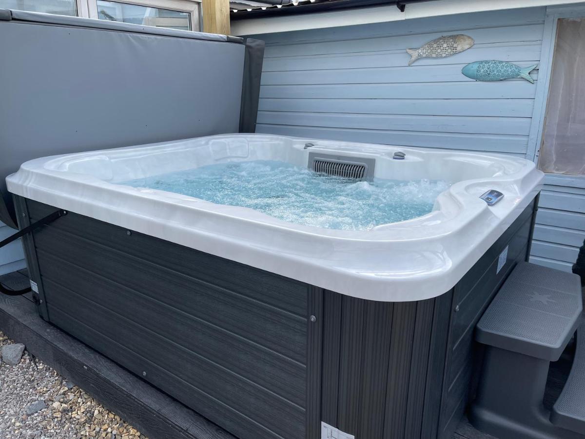 Dog Friendly Cottage 2 Mins To Beach With Hot Tub And Zappi Ev Lessingham エクステリア 写真
