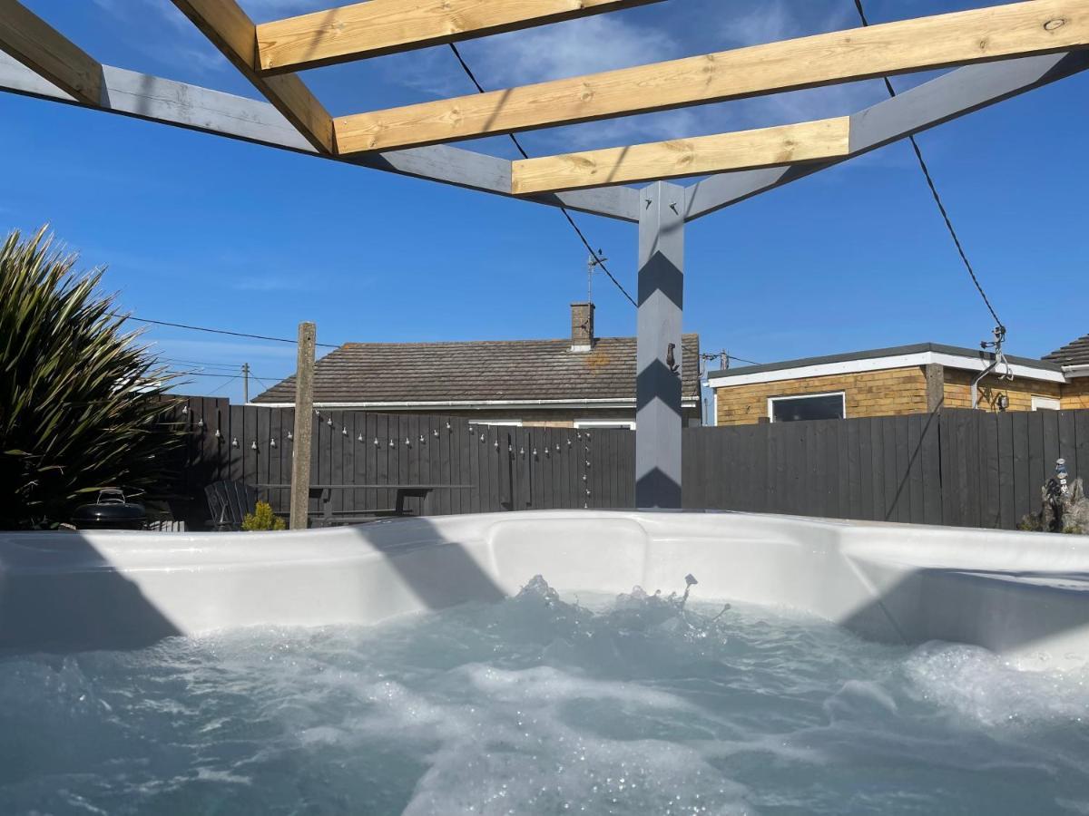 Dog Friendly Cottage 2 Mins To Beach With Hot Tub And Zappi Ev Lessingham エクステリア 写真