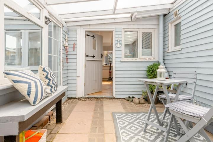 Dog Friendly Cottage 2 Mins To Beach With Hot Tub And Zappi Ev Lessingham エクステリア 写真