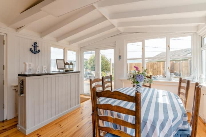 Dog Friendly Cottage 2 Mins To Beach With Hot Tub And Zappi Ev Lessingham エクステリア 写真